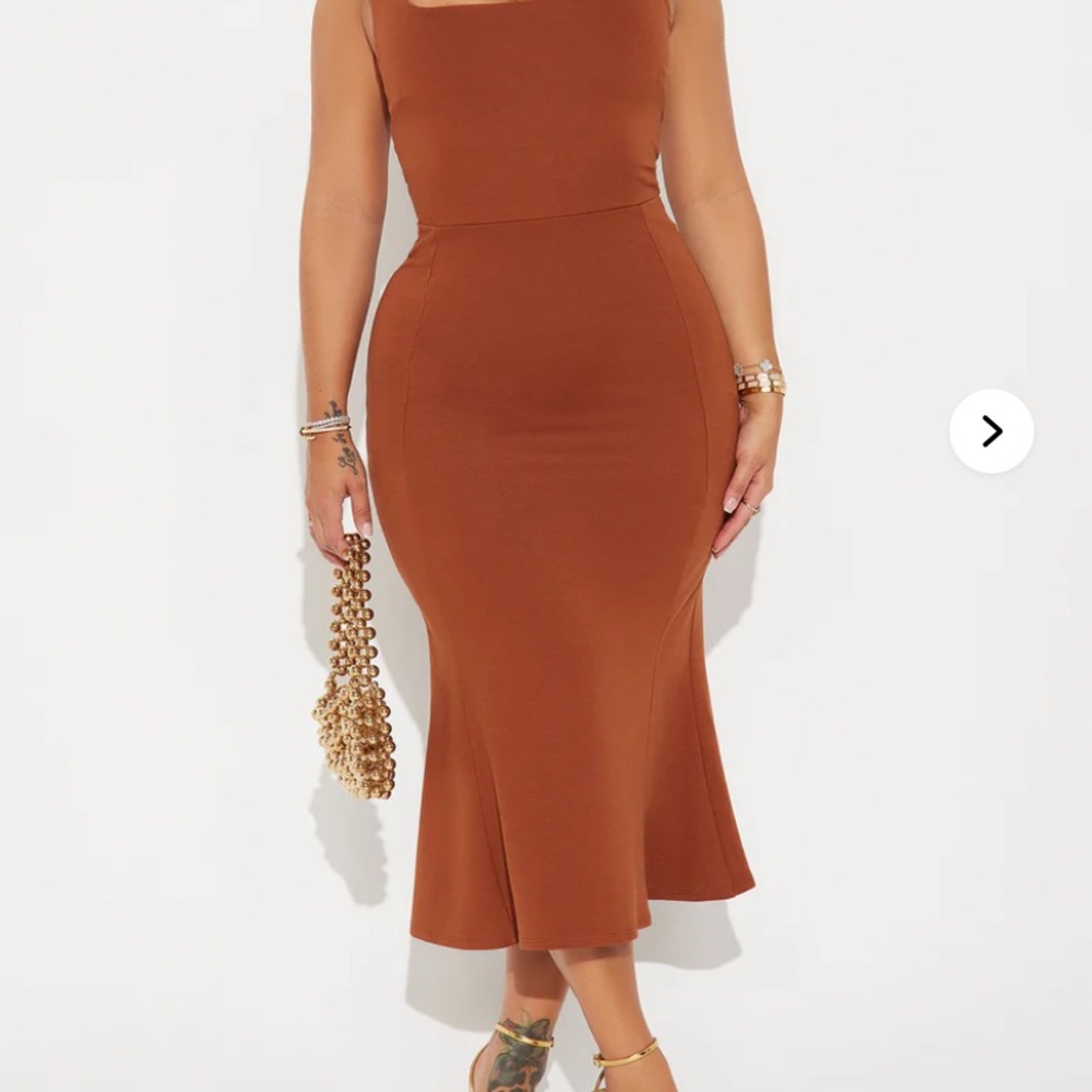 Sleeveless Square-Neck Midi Dress in Rust
